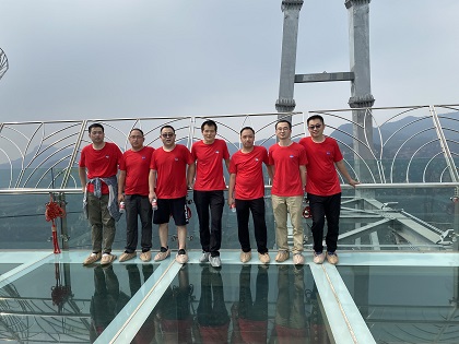 登頂石林峽，體驗玻璃棧道------偉杰信8月登山之旅