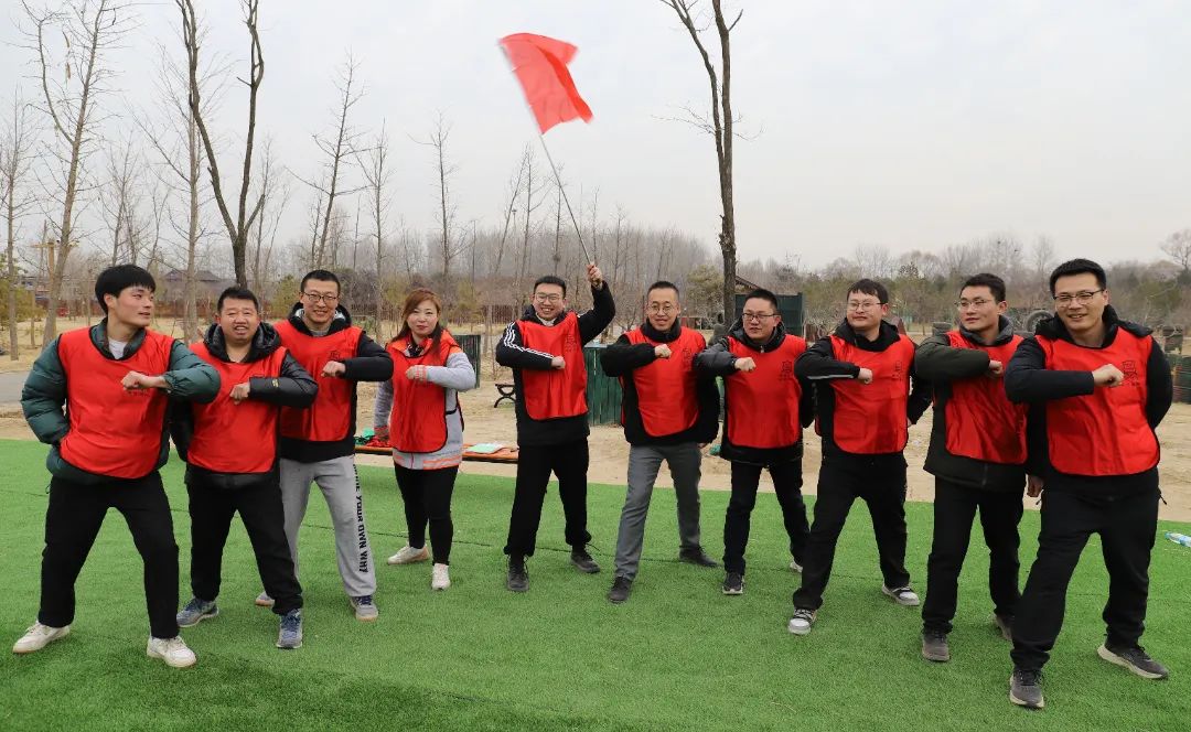 團(tuán)結(jié)一心、其利斷金—偉杰信營銷中心新年動(dòng)員大會(huì)順利舉行