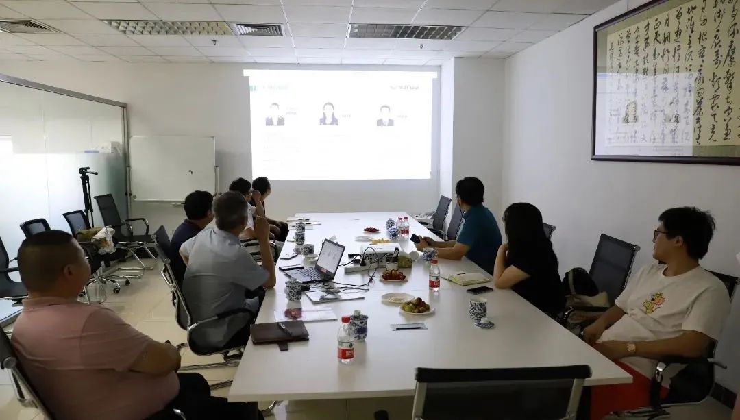 資深行業(yè)專家蒞臨偉杰信指導(dǎo)工作