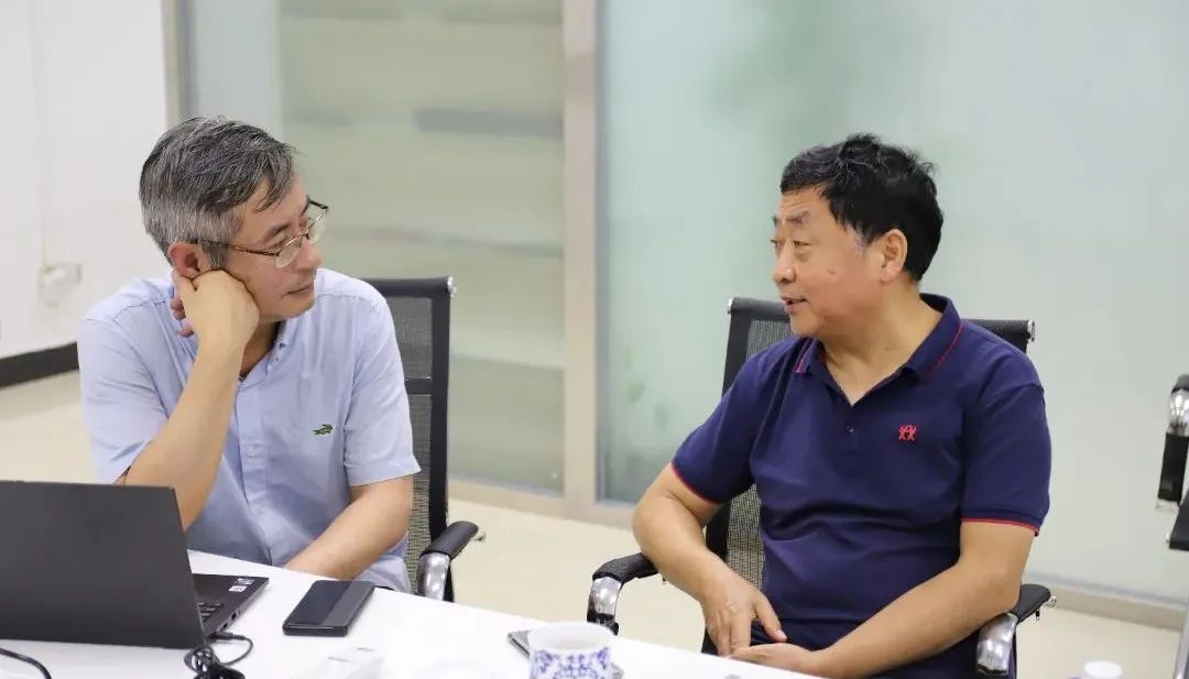 資深行業(yè)專家蒞臨偉杰信指導(dǎo)工作