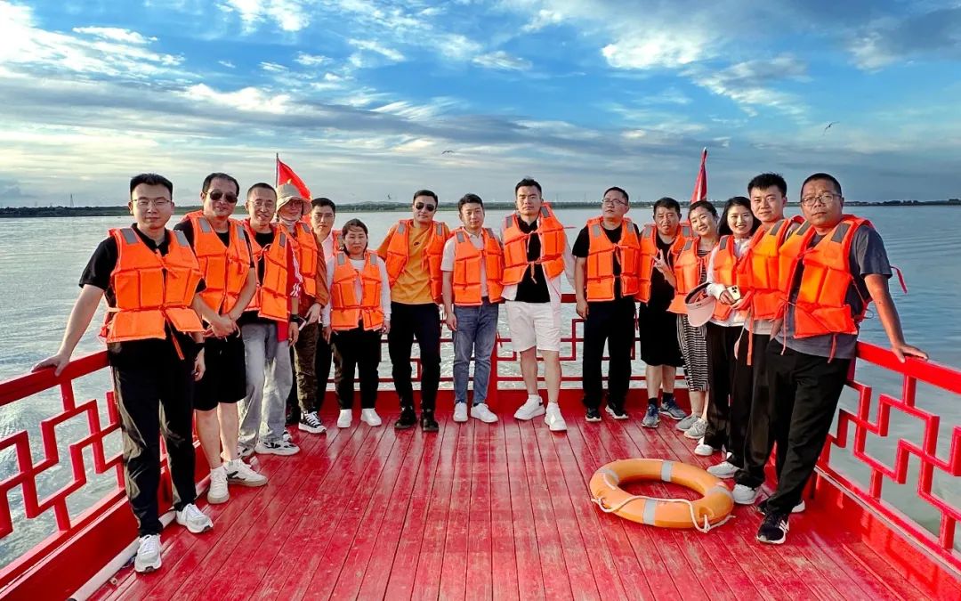 偉杰信營(yíng)銷中心年中團(tuán)建會(huì)—“凝心聚力奪輝煌、奮力前行獲佳績(jī)”