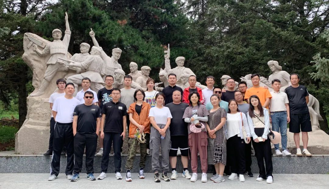 偉杰信營(yíng)銷中心年中團(tuán)建會(huì)—“凝心聚力奪輝煌、奮力前行獲佳績(jī)”