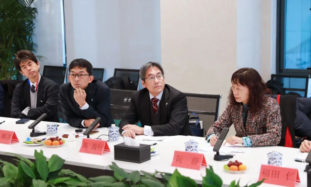 中農(nóng)大校領(lǐng)導(dǎo)和日本農(nóng)林中金綜合研究所來我司進(jìn)行交流考察