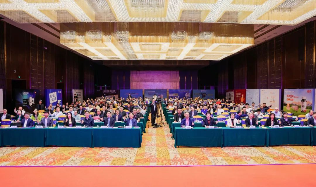 偉杰信協(xié)辦第18屆全國豬人工授精大會(huì)并參加“十四五”國家重點(diǎn)研發(fā)項(xiàng)目年度總結(jié)與推進(jìn)會(huì)