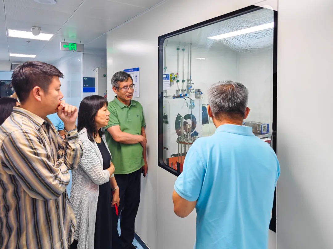 農業(yè)領域專家及領導調研北京偉杰信